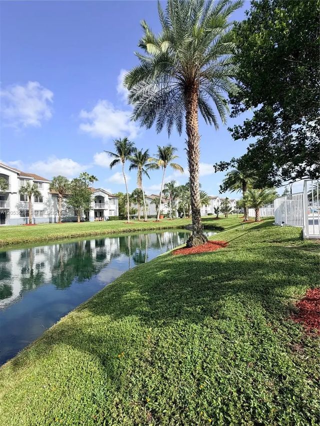 2640 S University Drive #101, Davie