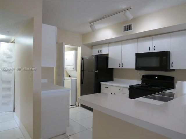 5 of 13 - 2640 S University Drive #101, Davie, FL