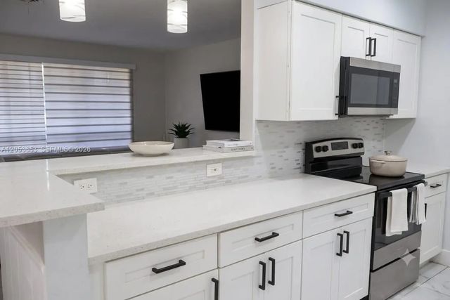 4 of 15 - 351 Nw 206th Terrace, Miami Gardens, FL