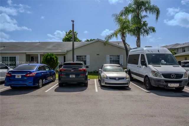 2 of 23 - 940 Ne 212th Terrace #940-01, Miami, FL