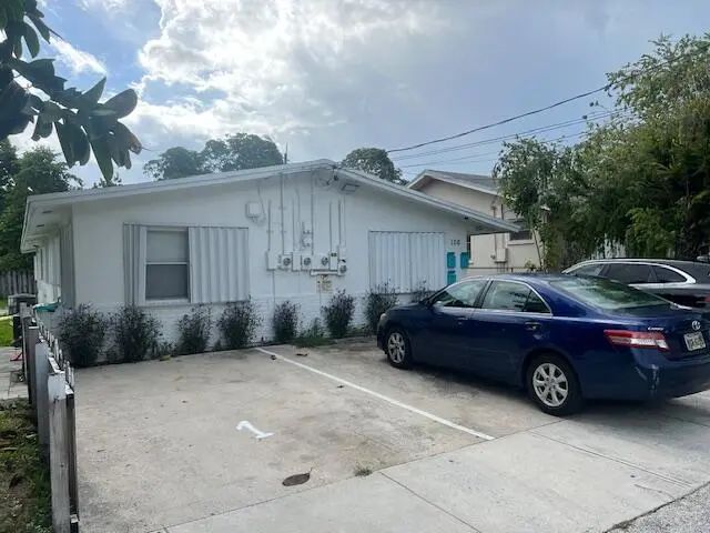 5 of 23 - 106 Nw 12th Avenue #1-2, Dania Beach, FL