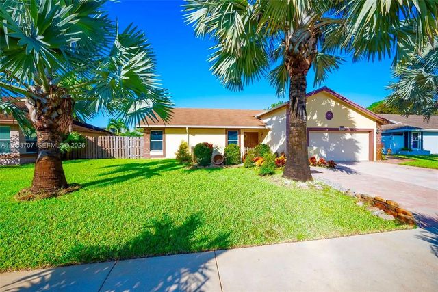 3 of 19 - 4921 Nw 83rd Avenue, Lauderhill, FL
