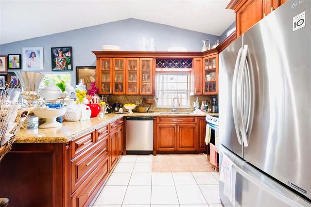 4 of 19 - 4921 Nw 83rd Avenue, Lauderhill, FL