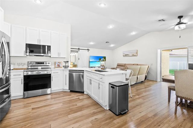 4 of 33 - 1879 Andromeda Lane, Weston, FL