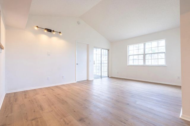 1635 Se Green Acres #dd201, Port St. Lucie
