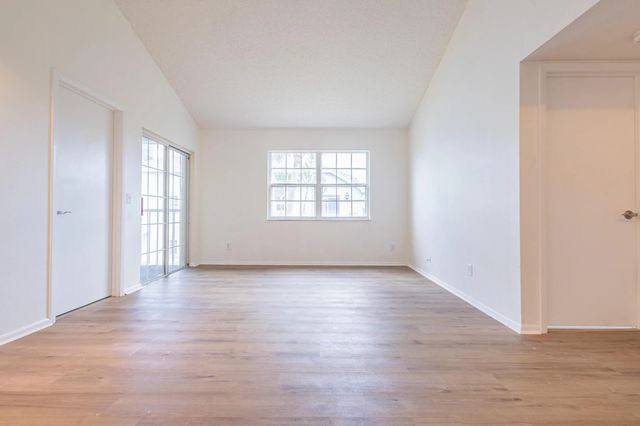 3 of 27 - 1635 Se Green Acres #dd201, Port St. Lucie, FL