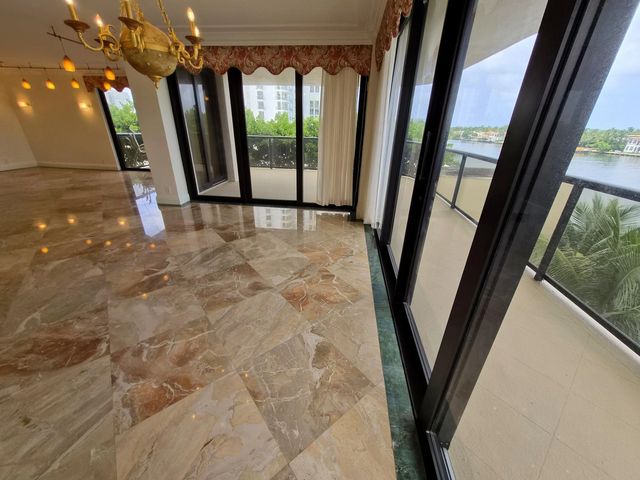 4 of 54 - 19667 Turnberry Way #4j, Aventura, FL
