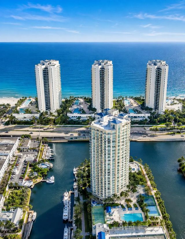 3 of 30 - 16425 Collins Avenue #818, Sunny Isles Beach, FL