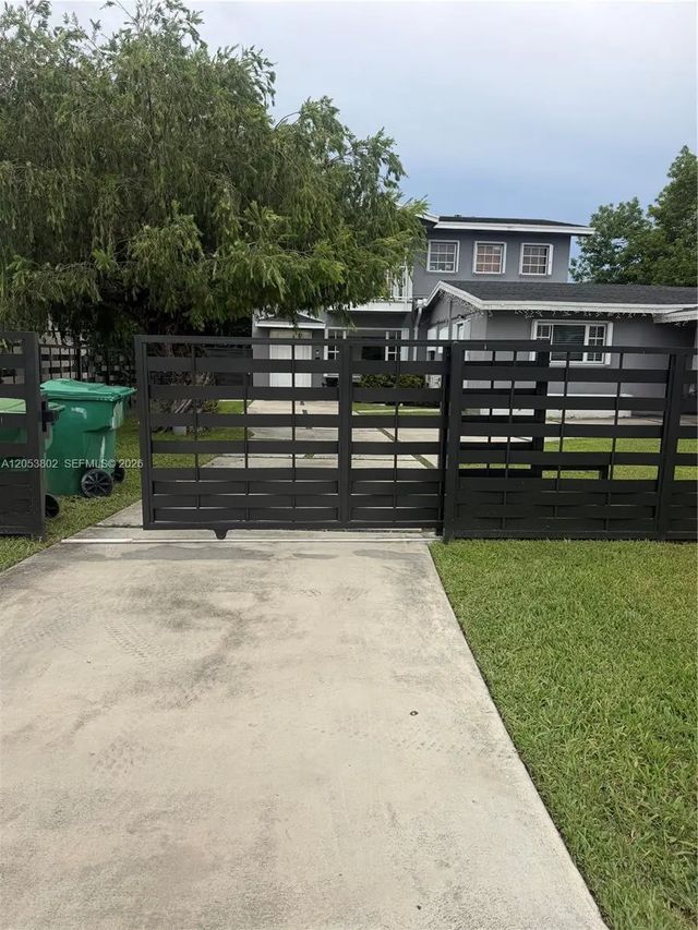 4 of 41 - 440-442 Sw 81st Avenue, Miami, FL