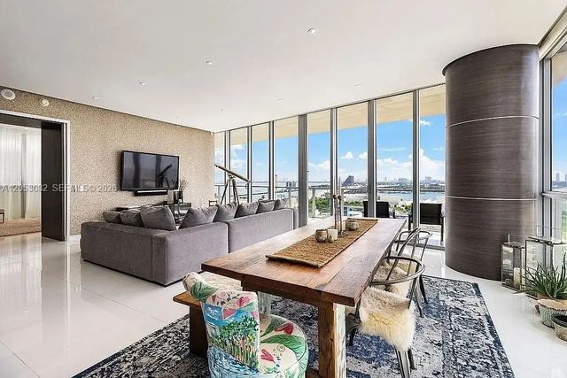 2 of 22 - 1100 Biscayne Boulevard #1501, Miami, FL