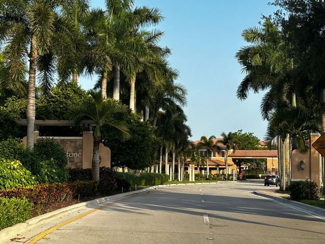 502 Sw 147th Avenue, Pembroke Pines