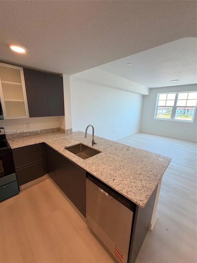 3 of 18 - 5563 Millenia Park Boulevard #212, Orlando, FL