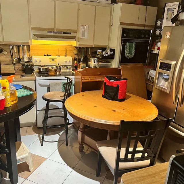 4 of 10 - 1760 Ne 160th Street, North Miami Beach, FL