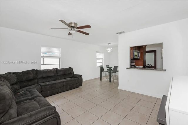 3 of 27 - 681 Ne 1st Place, Hialeah, FL