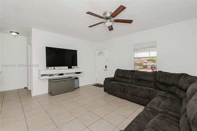 5 of 27 - 681 Ne 1st Place, Hialeah, FL