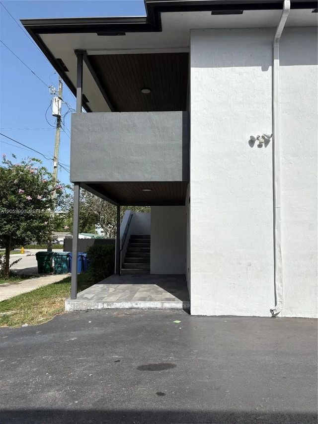 3 of 6 - 10128 W Fern Street, Miami, FL