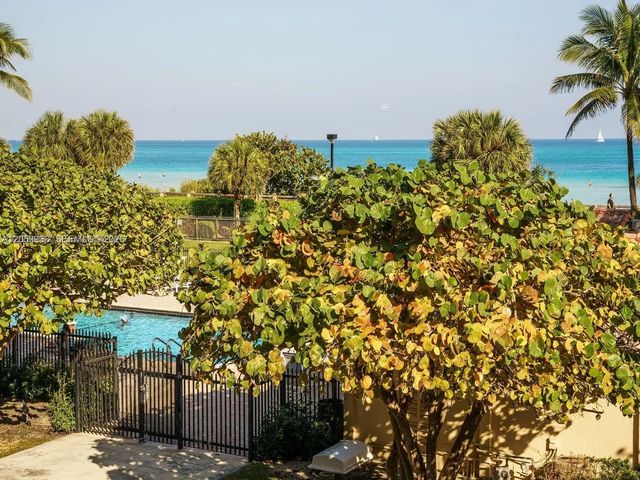 3 of 31 - 2555 Collins Avenue #308, Miami Beach, FL