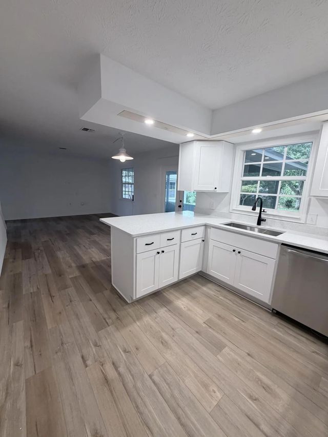 4 of 9 - 180 8th Court, Vero Beach, FL