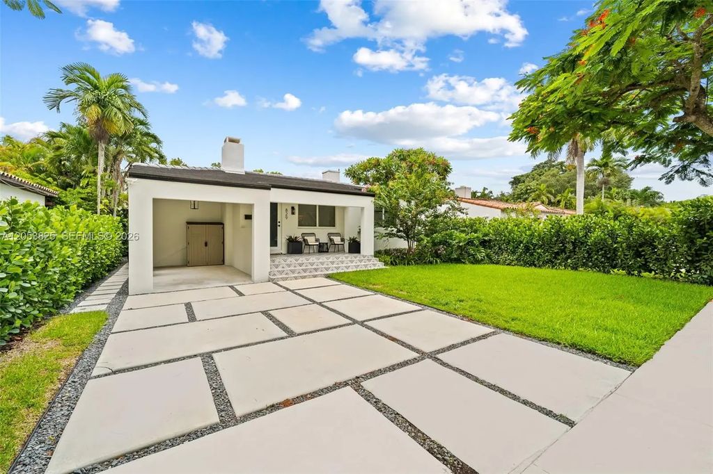 829 Granada Groves Court, Coral Gables