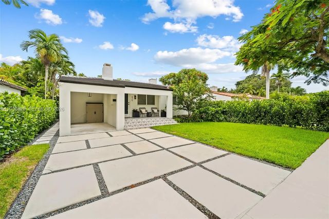 829 Granada Groves Court, Coral Gables