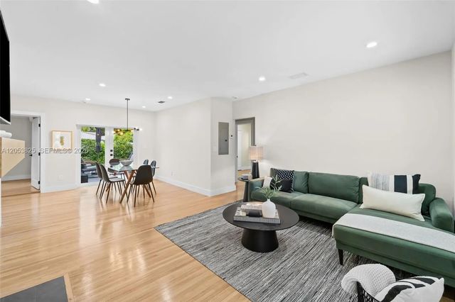 3 of 23 - 829 Granada Groves Court, Coral Gables, FL