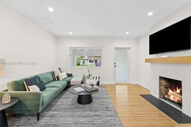 5 of 23 - 829 Granada Groves Court, Coral Gables, FL