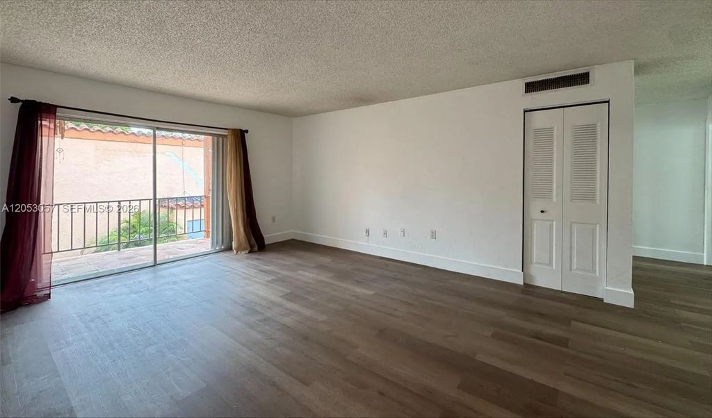 7208 Fairway Drive #i14, Miami Lakes