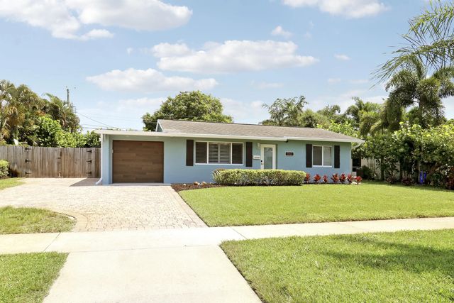 2 of 43 - 940 Dogwood Road, North Palm Beach, FL