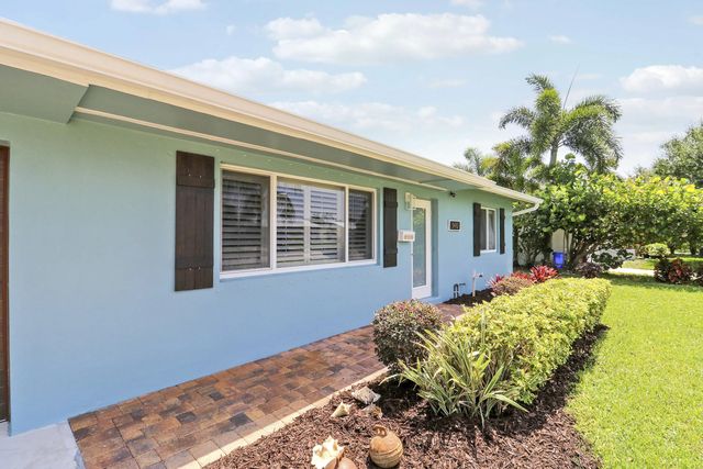 4 of 43 - 940 Dogwood Road, North Palm Beach, FL