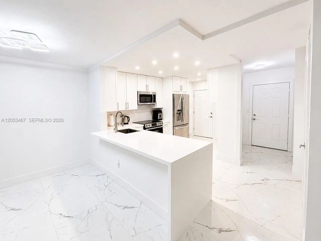 1750 Ne 191st Street #605-1, Miami