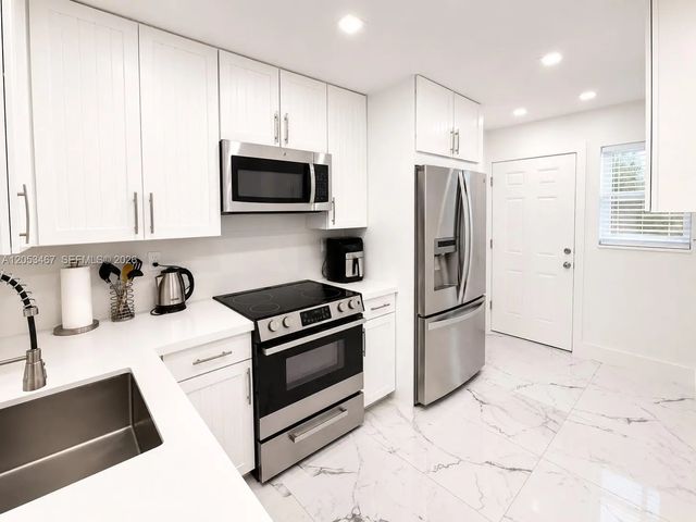 2 of 26 - 1750 Ne 191st Street #605-1, Miami, FL