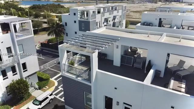 9151 Nw 33rd Street, Doral