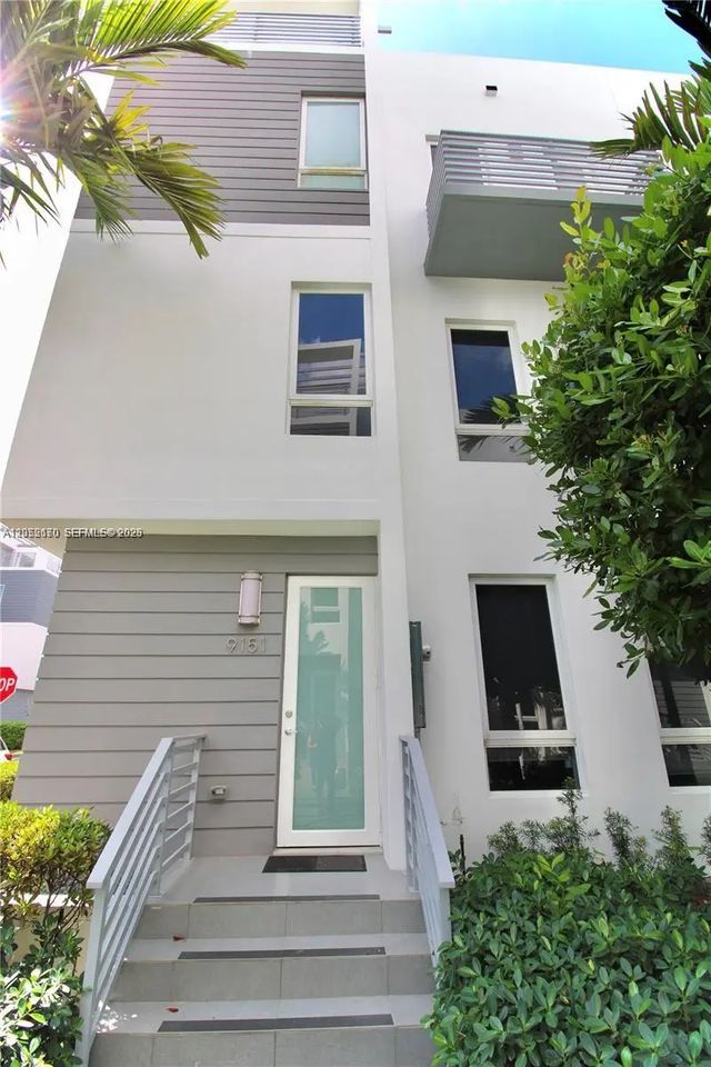 3 of 24 - 9151 Nw 33rd Street, Doral, FL
