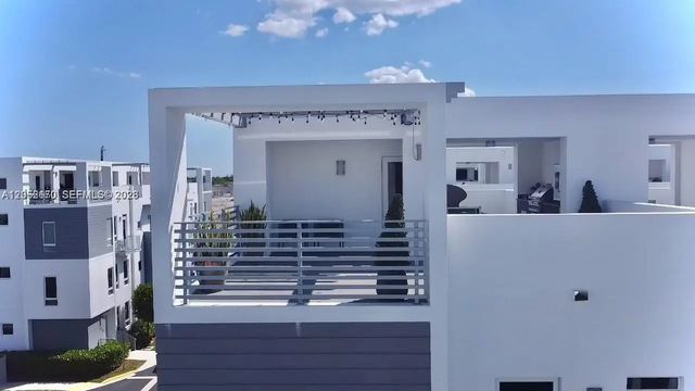 4 of 24 - 9151 Nw 33rd Street, Doral, FL