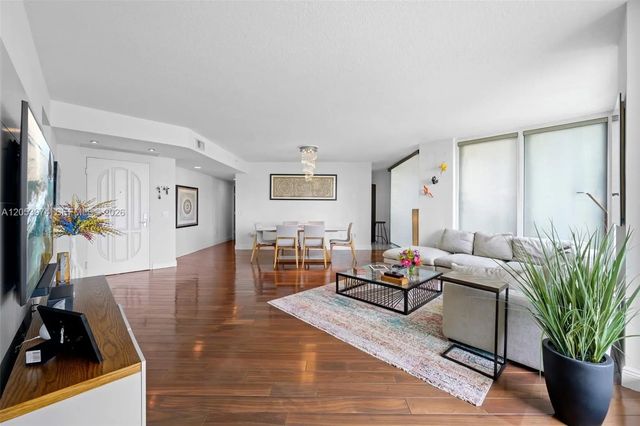 3 of 33 - 3370 Hidden Bay Drive #507, Aventura, FL