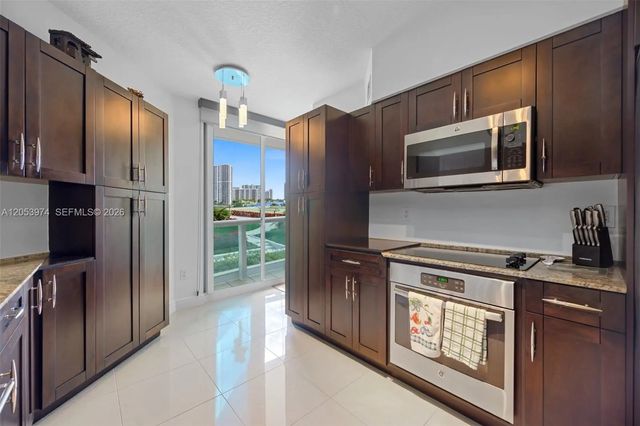 4 of 33 - 3370 Hidden Bay Drive #507, Aventura, FL