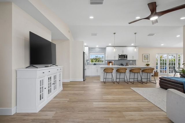 5 of 41 - 5216 Se Orange Street, Stuart, FL