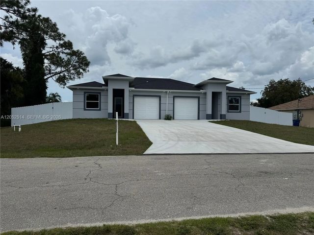 225/227 Homer Avenue S, Lehigh Acres