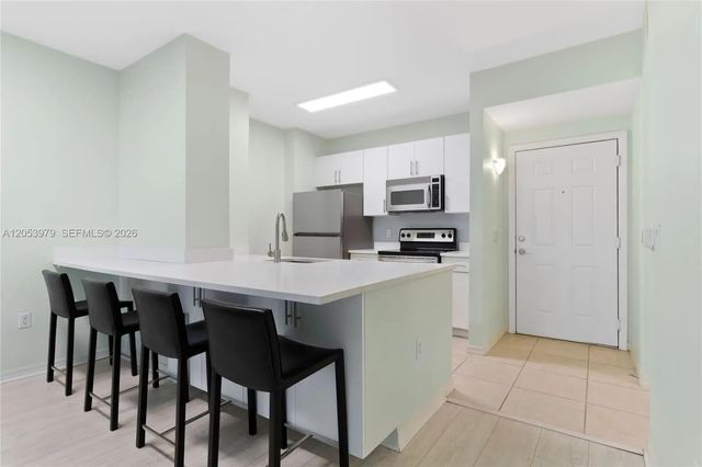 4 of 16 - 2421 Ne 65th Street #217, Fort Lauderdale, FL