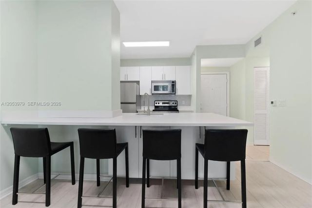 5 of 16 - 2421 Ne 65th Street #217, Fort Lauderdale, FL