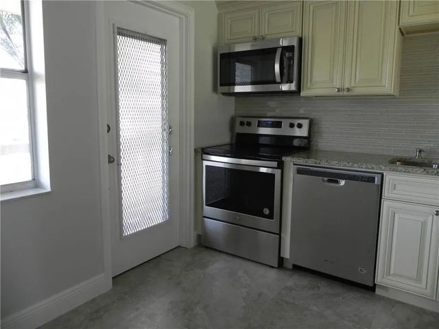 4 of 34 - 4650 Washington Street #207, Hollywood, FL