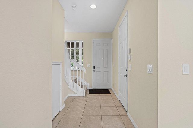 3 of 35 - 6272 S Military Trail #203, Lake Worth, FL
