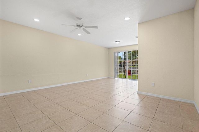 4 of 35 - 6272 S Military Trail #203, Lake Worth, FL