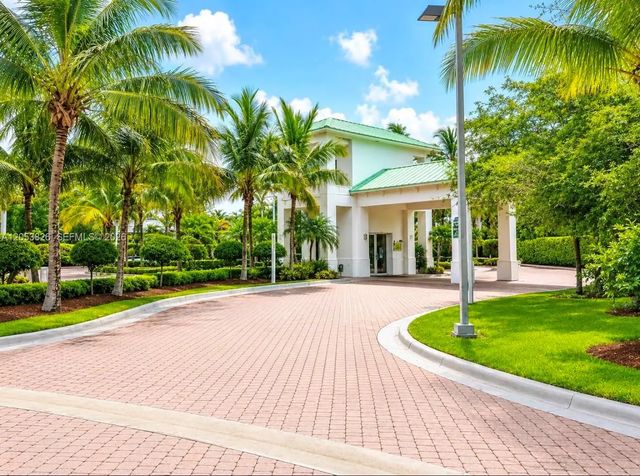 5300 Nw 87th Avenue #915, Doral