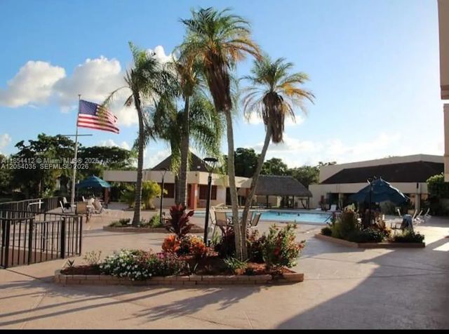 2 of 5 - 2950 W Sunrise Lakes Drive #208, Sunrise, FL