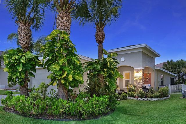 742 Nw Leonardo Circle, Port St. Lucie