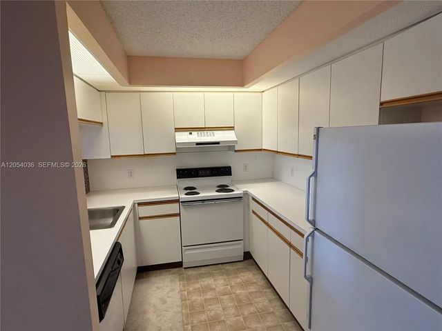 5 of 19 - 12901 Sw 15th Court #402v, Pembroke Pines, FL