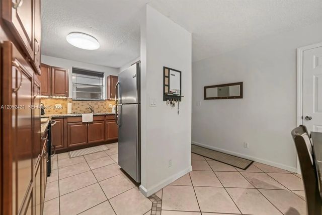 5 of 30 - 1400 Tallwood Avenue #107, Hollywood, FL