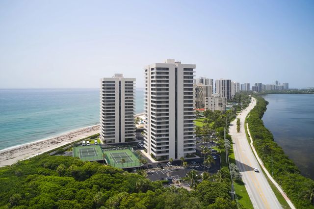 5550 N Ocean Drive #9d, Singer Island