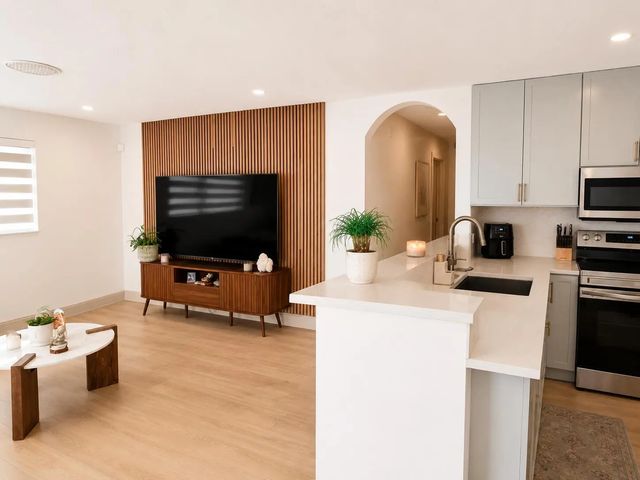 3 of 12 - 412 S 24th Avenue, Hollywood, FL